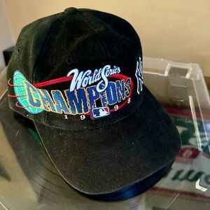 Vintage New York Yankees 1998 World Series Championship New Era Snap Back